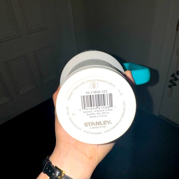 TARGET EXCLUSIVE 40oz STANLEY - Picture 2 of 3